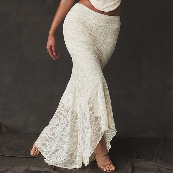 House of CB THERESE Vintage Cream Lace Maxi Skirt - Picture 3 of 4